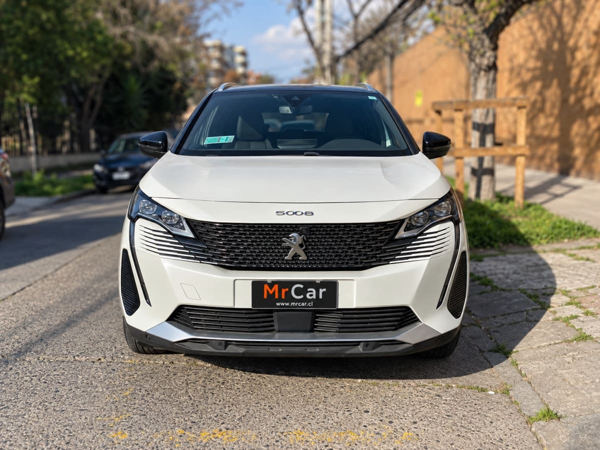Peugeot 5008 Gt Bluehdi 4x2 año 2023