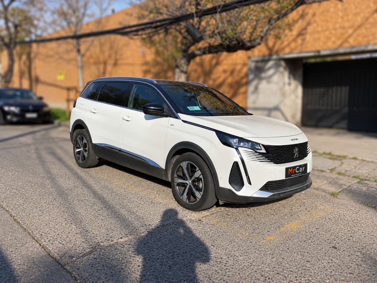 Peugeot 5008 Gt Bluehdi 4x2 año 2023