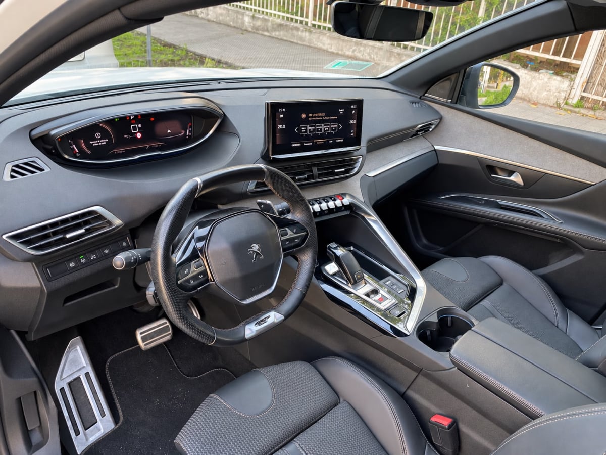 Peugeot 5008 Gt Bluehdi 4x2 año 2023
