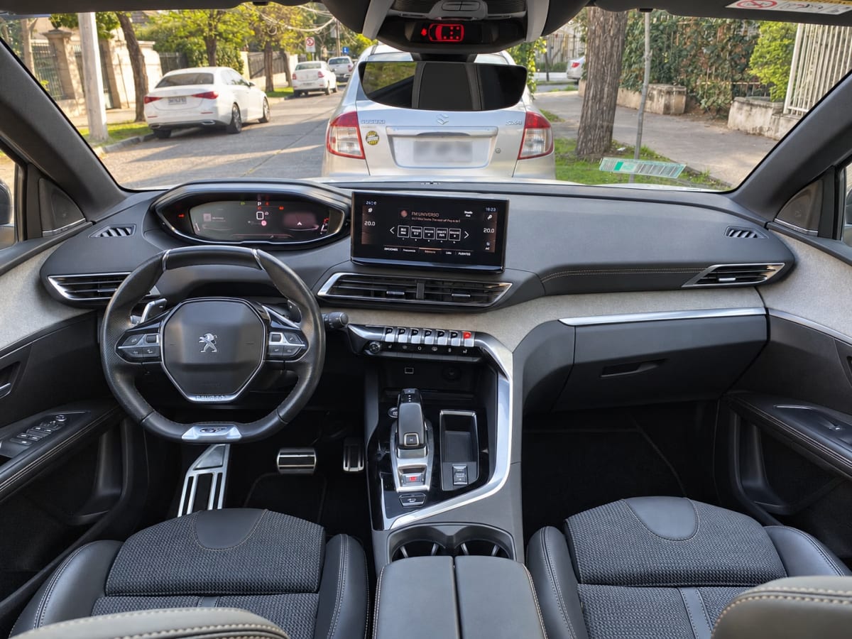 Peugeot 5008 Gt Bluehdi 4x2 año 2023
