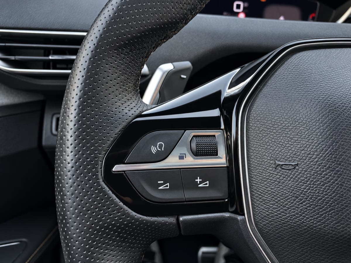 Peugeot 5008 Gt Bluehdi 4x2 año 2023
