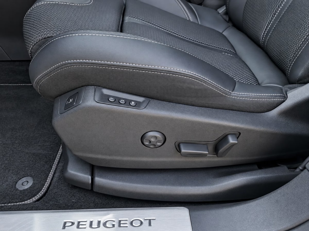 Peugeot 5008 Gt Bluehdi 4x2 año 2023
