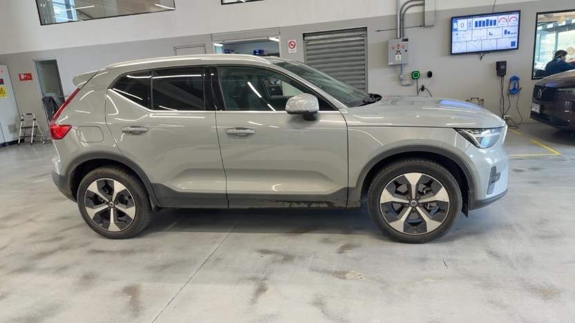 Volvo Xc40 2.0 B4 Ultimate Hibrido Fwd At 5p año 2024