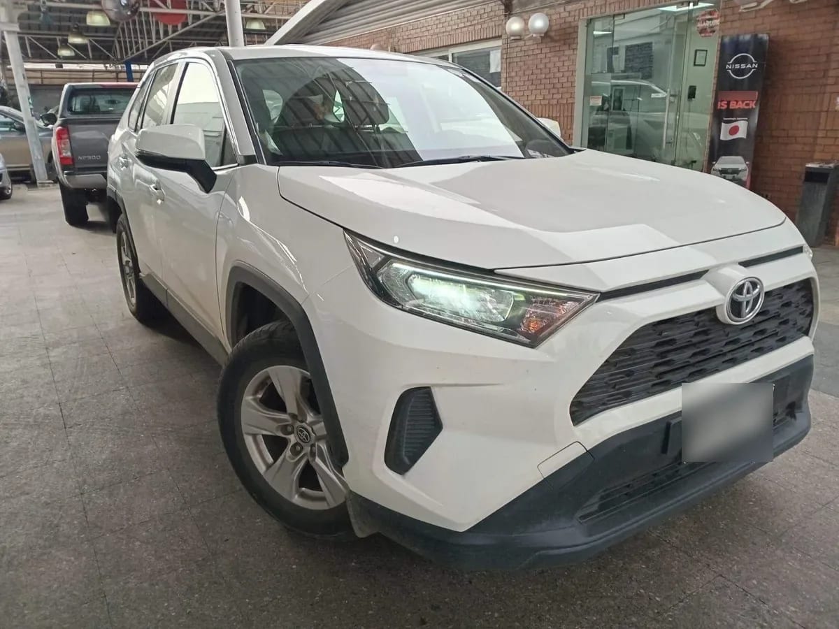 Toyota Rav 4 2.0 Le 4x2 Cvt At 5p año 2021