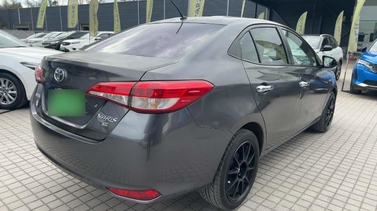 Toyota Yaris 1.5 Gli 4x2 E Mt 4p año 2019