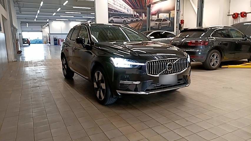 Volvo Xc60 2.0 T8 Recharge Ultimate Hybrid Awd At 5p año 2025