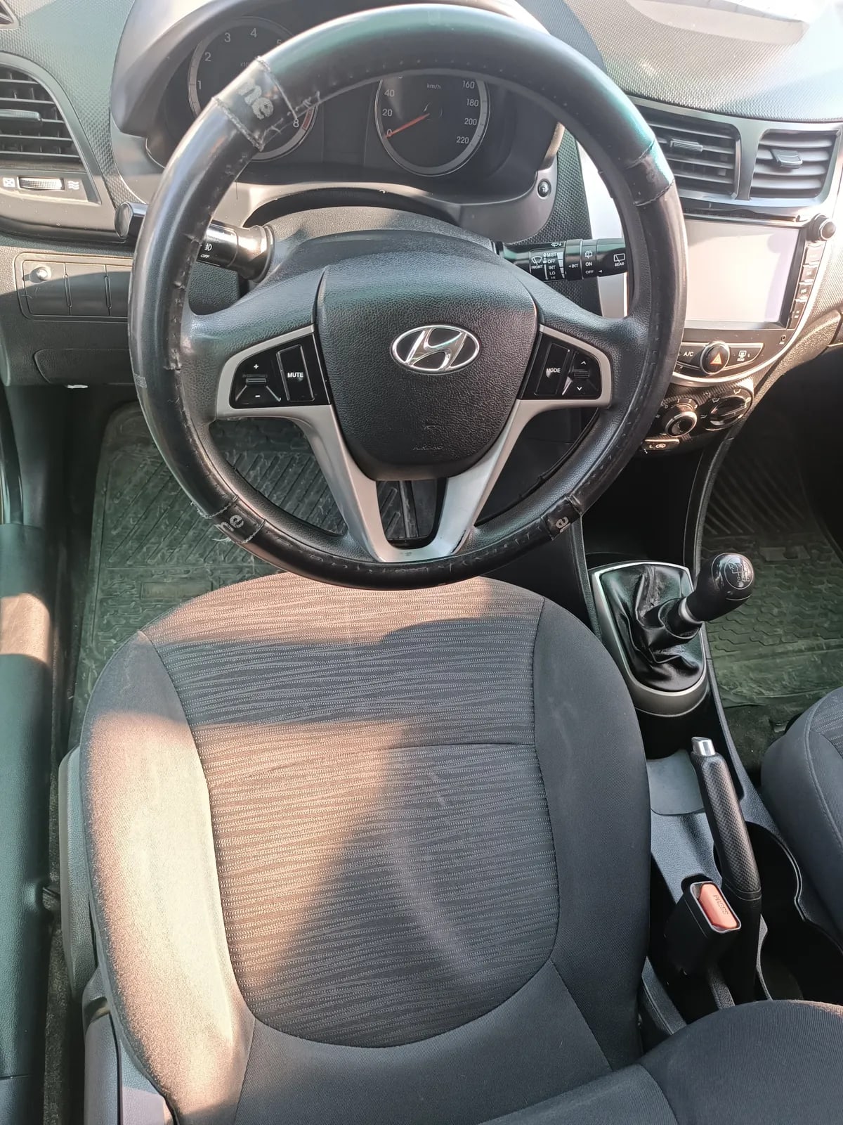 HYUNDAI ACCENT 1.4 Rb Sdn Gl 2ab Acl Mt año 2017