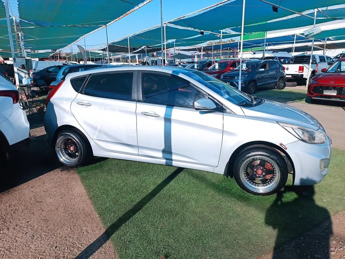 HYUNDAI ACCENT 1.4 Rb Sdn Gl 2ab Acl Mt año 2017