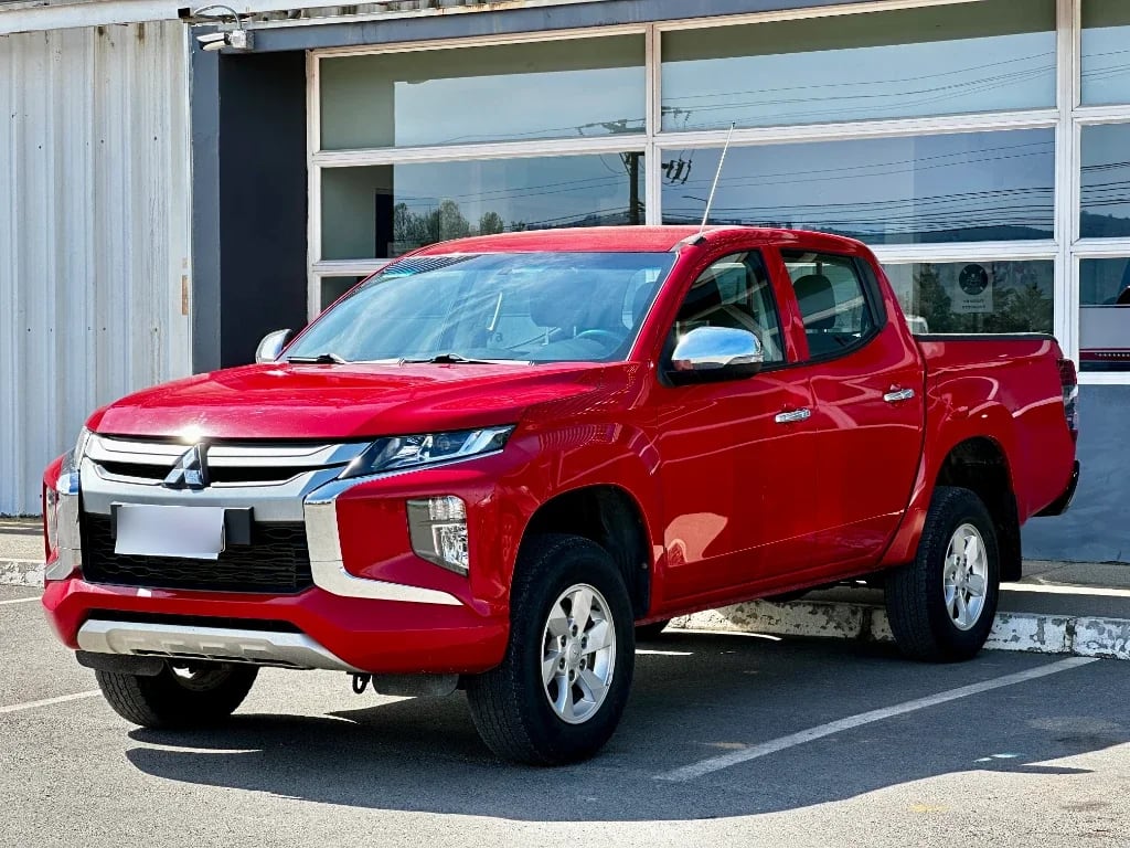 Mitsubishi L200 L200 4x2 Katana D/c 2.4 Td Mt Cr año 2023