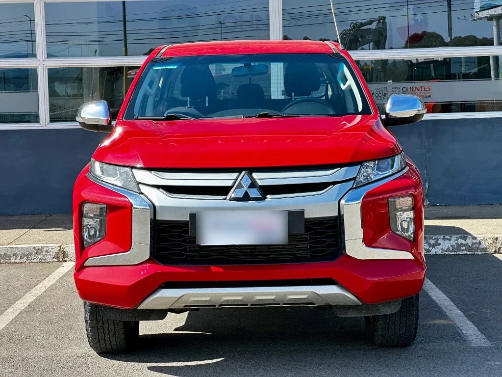 Mitsubishi L200 L200 4x2 Katana D/c 2.4 Td Mt Cr año 2023