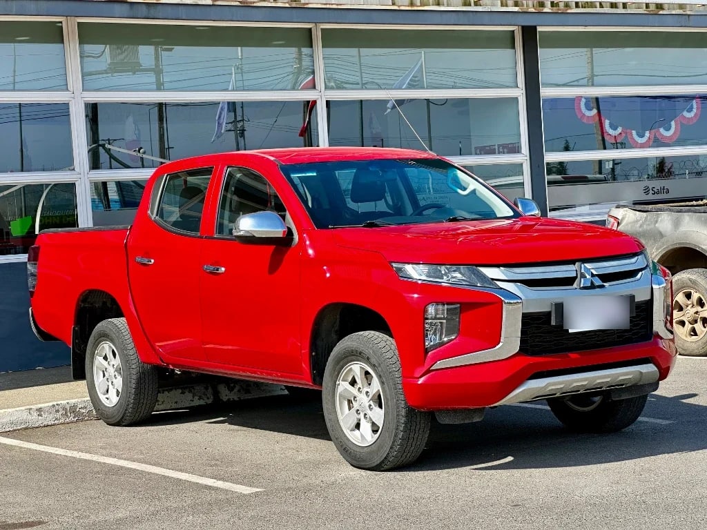 Mitsubishi L200 L200 4x2 Katana D/c 2.4 Td Mt Cr año 2023