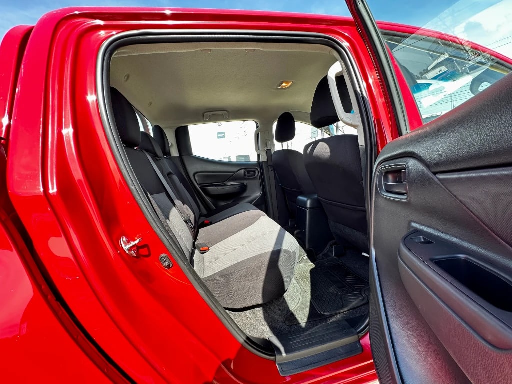 Mitsubishi L200 L200 4x2 Katana D/c 2.4 Td Mt Cr año 2023