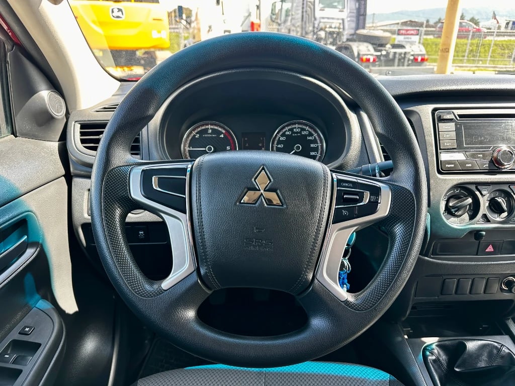 Mitsubishi L200 L200 4x2 Katana D/c 2.4 Td Mt Cr año 2023