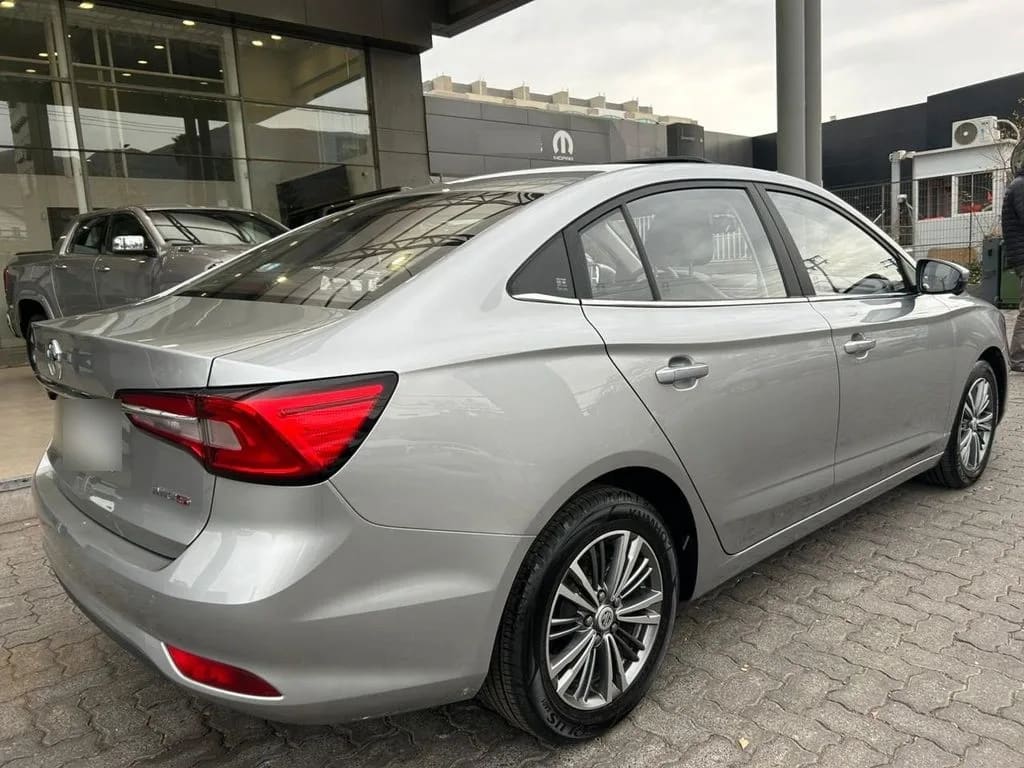 MG 5 1.5 Dlx Mt año 2025