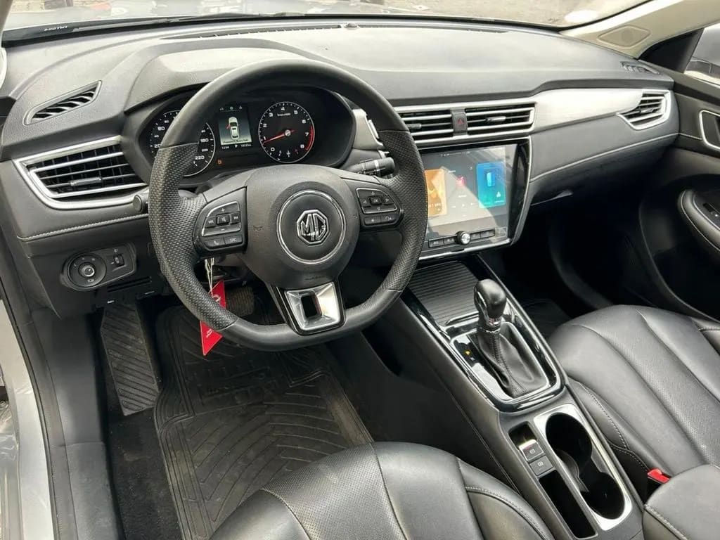 MG 5 1.5 Dlx Mt año 2025
