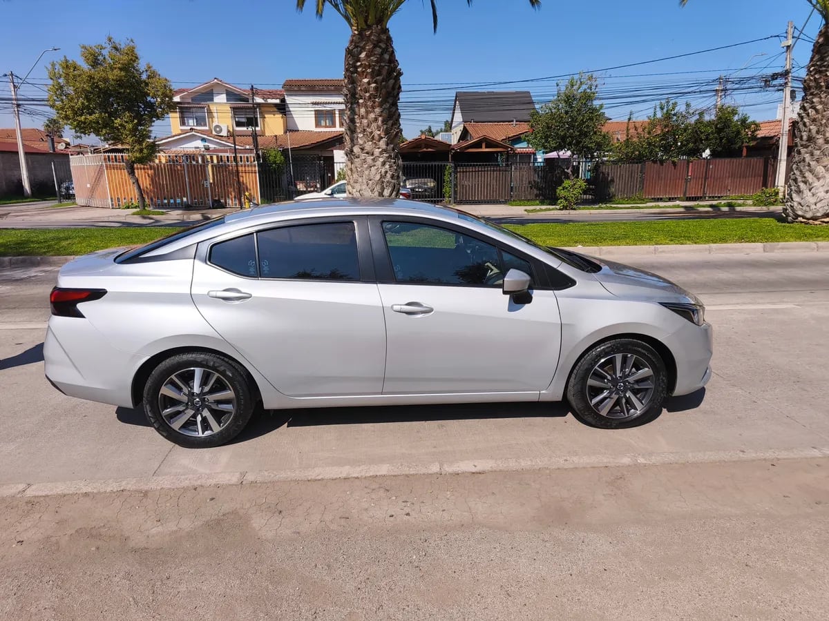 NISSAN VERSA 1.6 Advance Mt año 2023