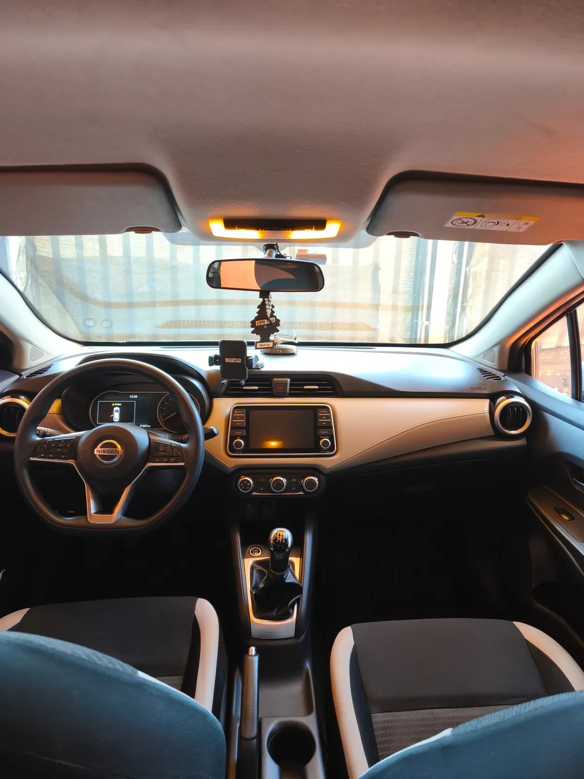 NISSAN VERSA 1.6 Advance Mt año 2023