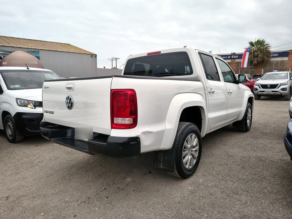 Volkswagen Amarok 2.0 Diesel 4x2 T/m Trendline año 2023