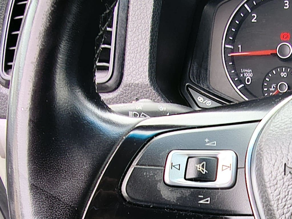 Volkswagen Amarok 2.0 Diesel 4x2 T/m Trendline año 2023