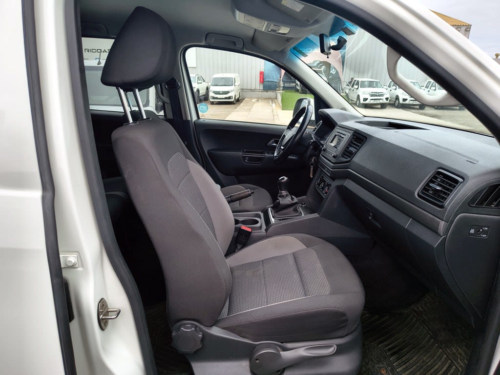 Volkswagen Amarok 2.0 Diesel 4x2 T/m Trendline año 2023