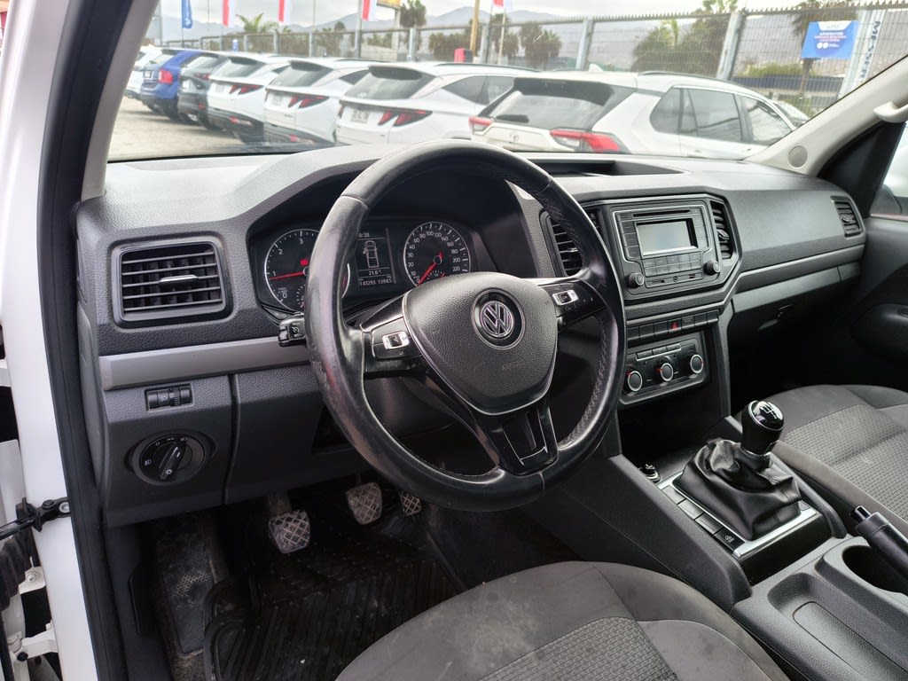 Volkswagen Amarok 2.0 Diesel 4x2 T/m Trendline año 2023