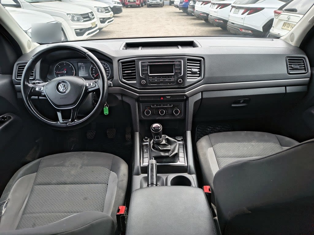 Volkswagen Amarok 2.0 Diesel 4x2 T/m Trendline año 2023