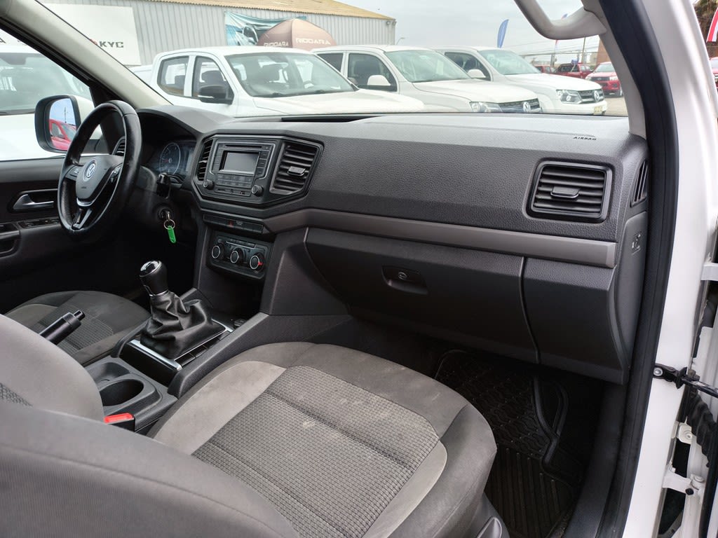 Volkswagen Amarok 2.0 Diesel 4x2 T/m Trendline año 2023