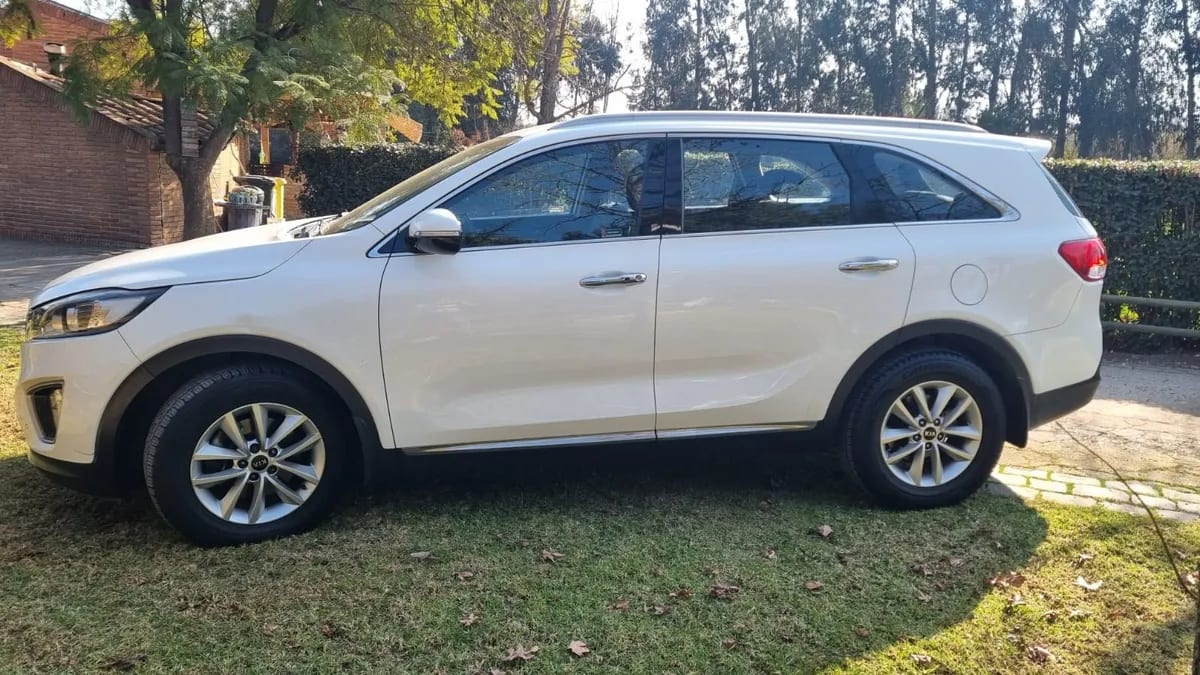KIA MOTORS SORENTO 2.4 Ex Mt año 2016