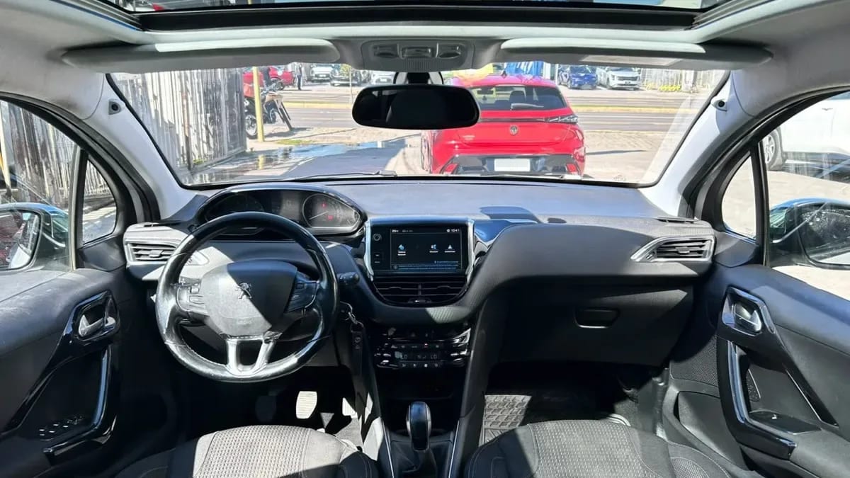 Peugeot 208 Allure Pack 1.6 Bluehdi 100hp Mt año 2019