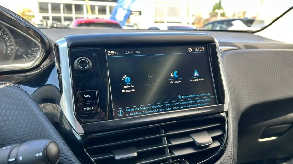 Peugeot 208 Allure Pack 1.6 Bluehdi 100hp Mt año 2019