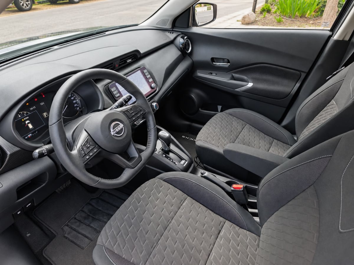 Nissan Kicks Advance año 2024