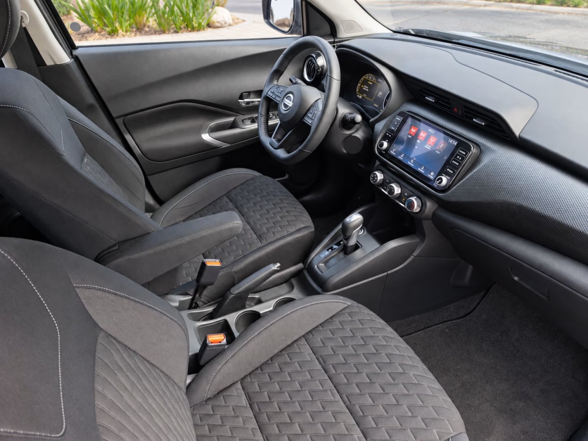 Nissan Kicks Advance año 2024