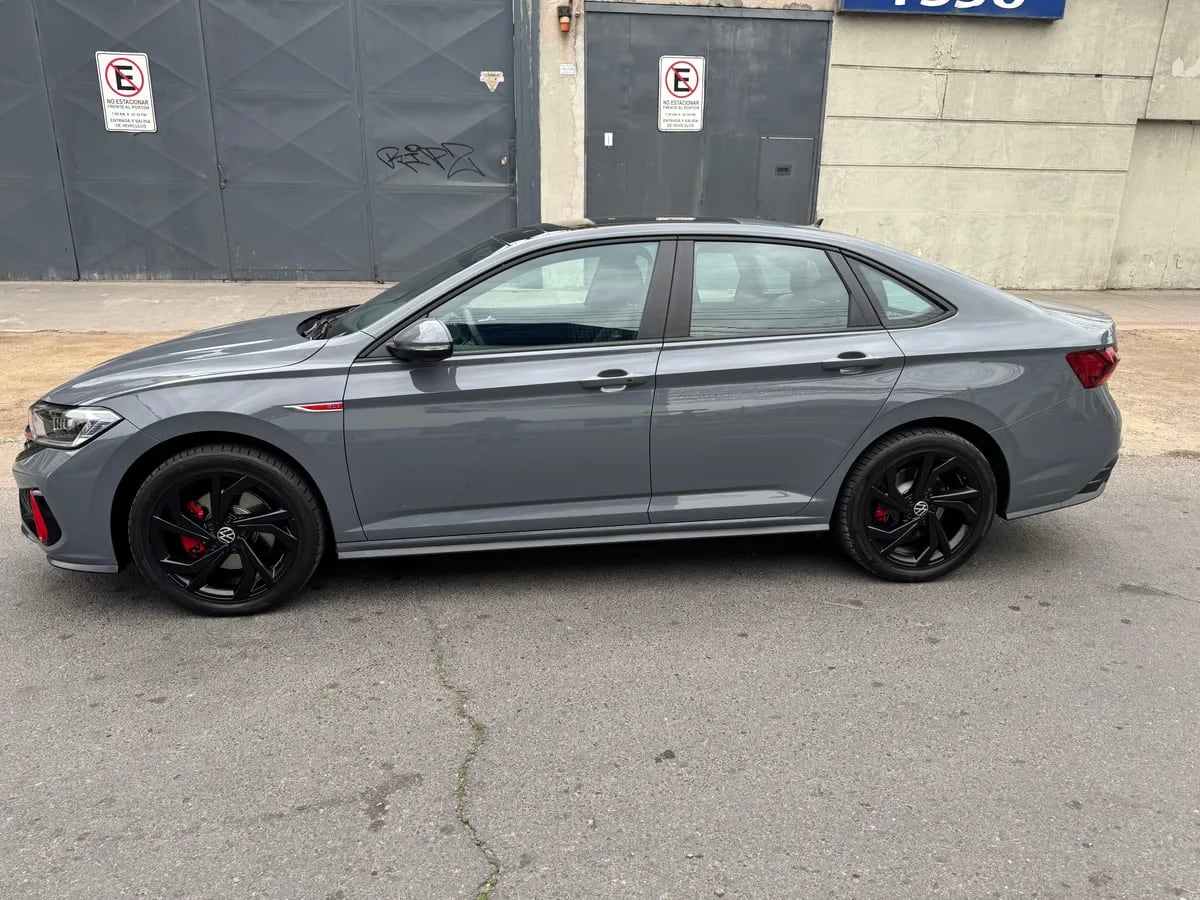 VOLKSWAGEN JETTA 2.0 Gli At año 2025