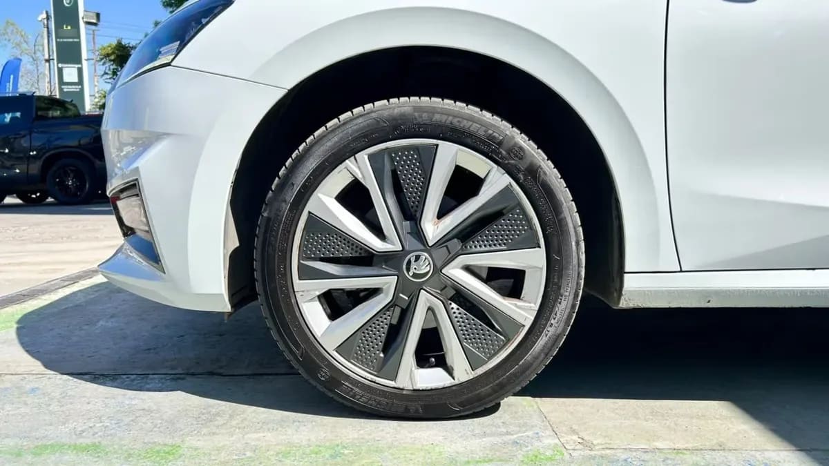 Skoda Fabia 1.0 Tsi Style 4x2 Hb Mt 5p año 2022