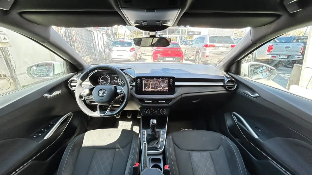 Skoda Fabia 1.0 Tsi Style 4x2 Hb Mt 5p año 2022