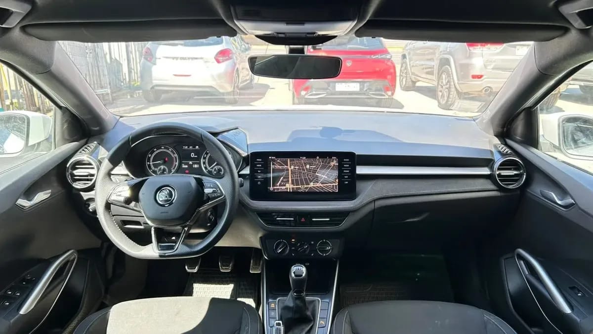 Skoda Fabia 1.0 Tsi Style 4x2 Hb Mt 5p año 2022