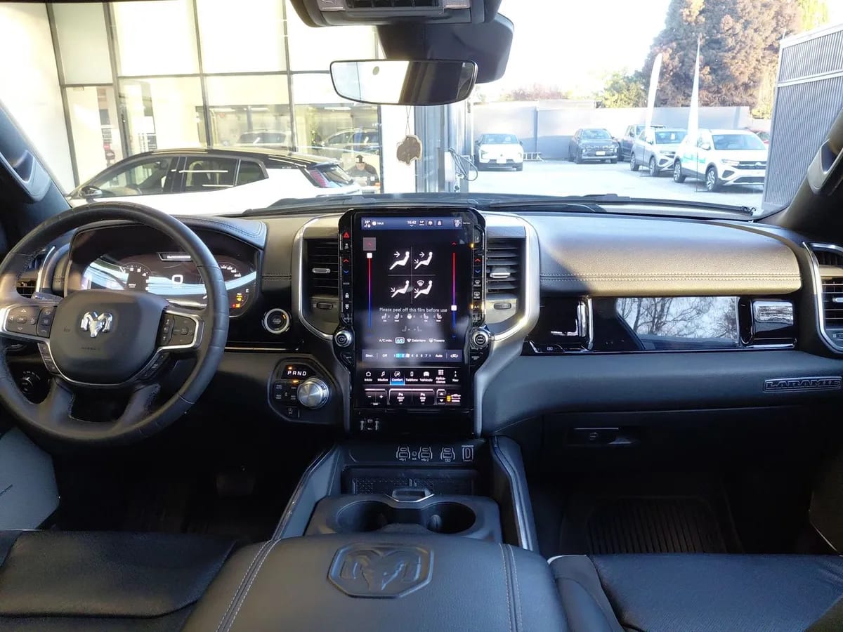 Ram 1500 3.0t Laramie 4x4 Crew Cab At 4p año 2025