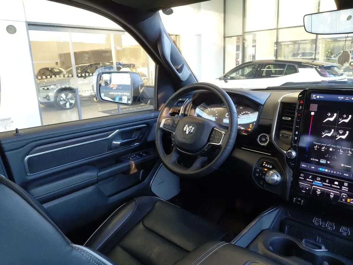 Ram 1500 3.0t Laramie 4x4 Crew Cab At 4p año 2025