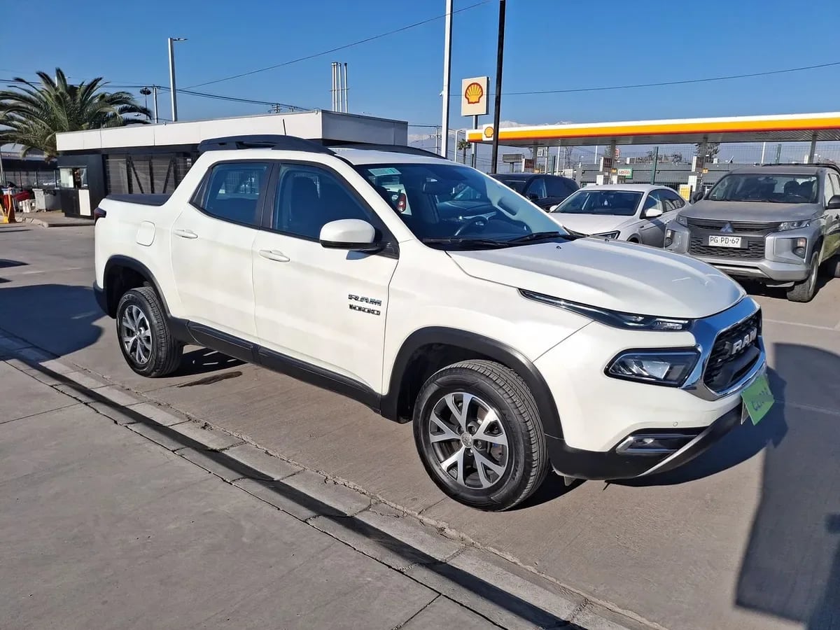 Ram 1000 1.8 Big Horn Lx 4x2 Dob. Cab. At 4p año 2022