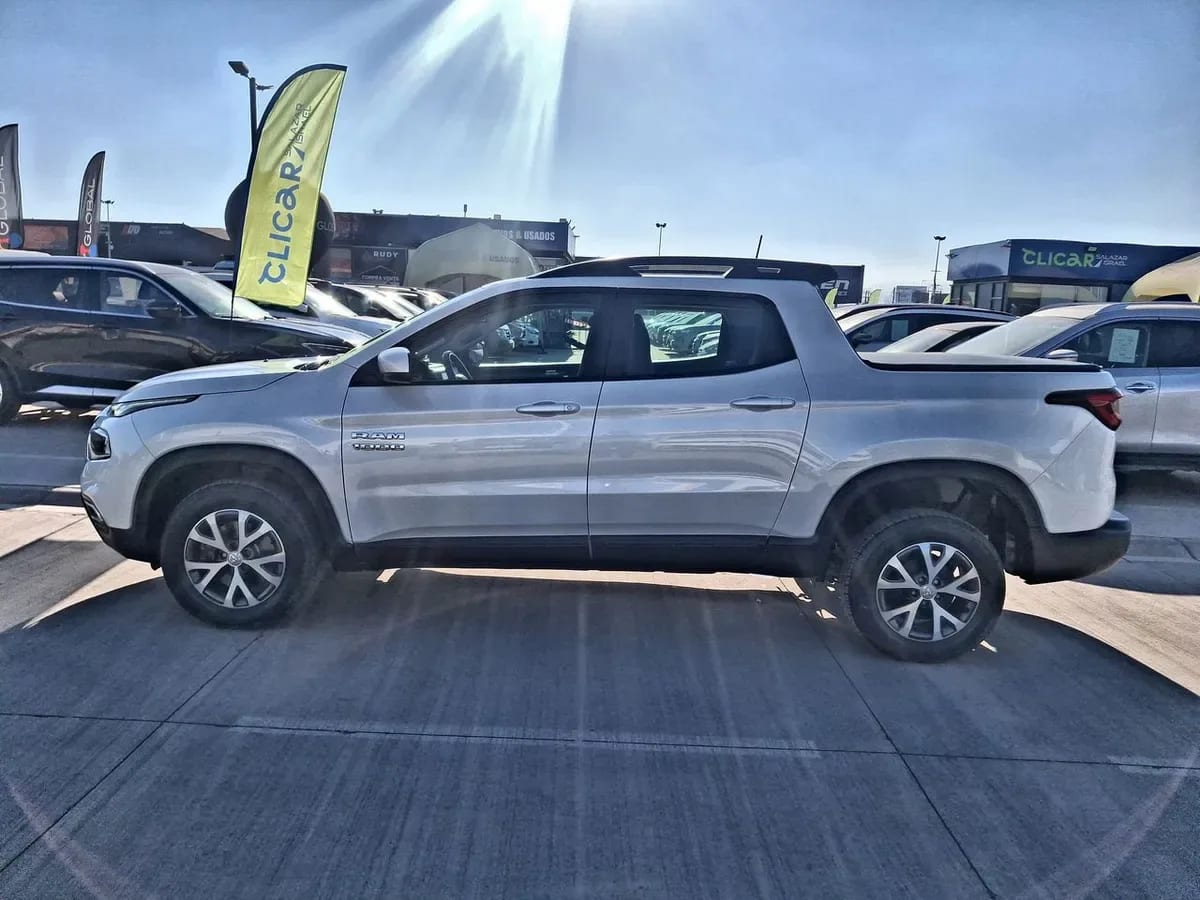Ram 1000 1.8 Big Horn Lx 4x2 Dob. Cab. At 4p año 2022