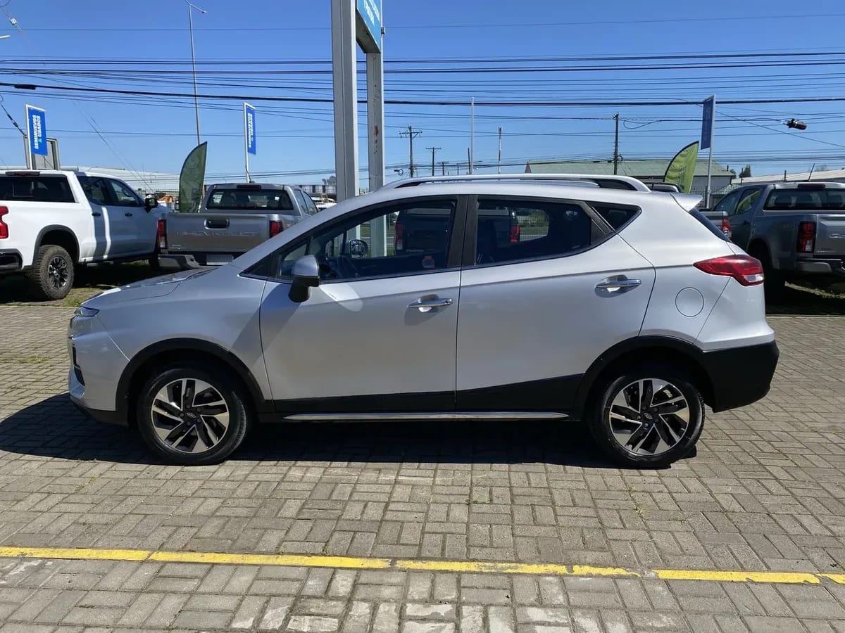 JAC Js3 1.6 Advance 4x2 Mt 5p año 2022