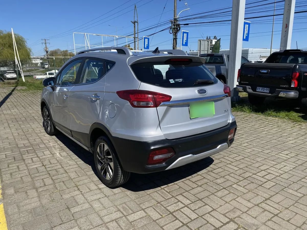 JAC Js3 1.6 Advance 4x2 Mt 5p año 2022