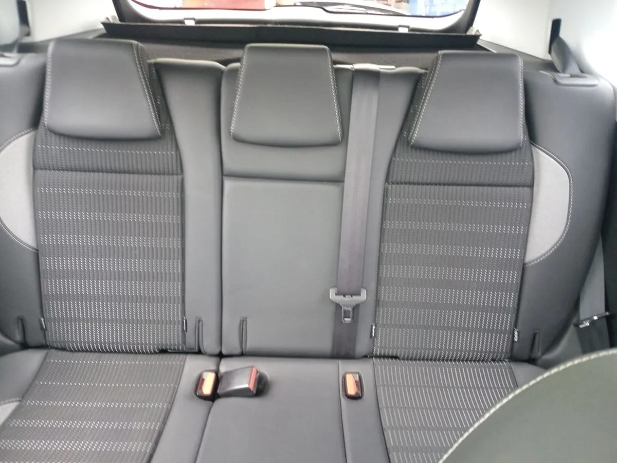 Peugeot 2008 1.2 Allure Pack Puretech 4x2 110hp Eat6 5p año 2018