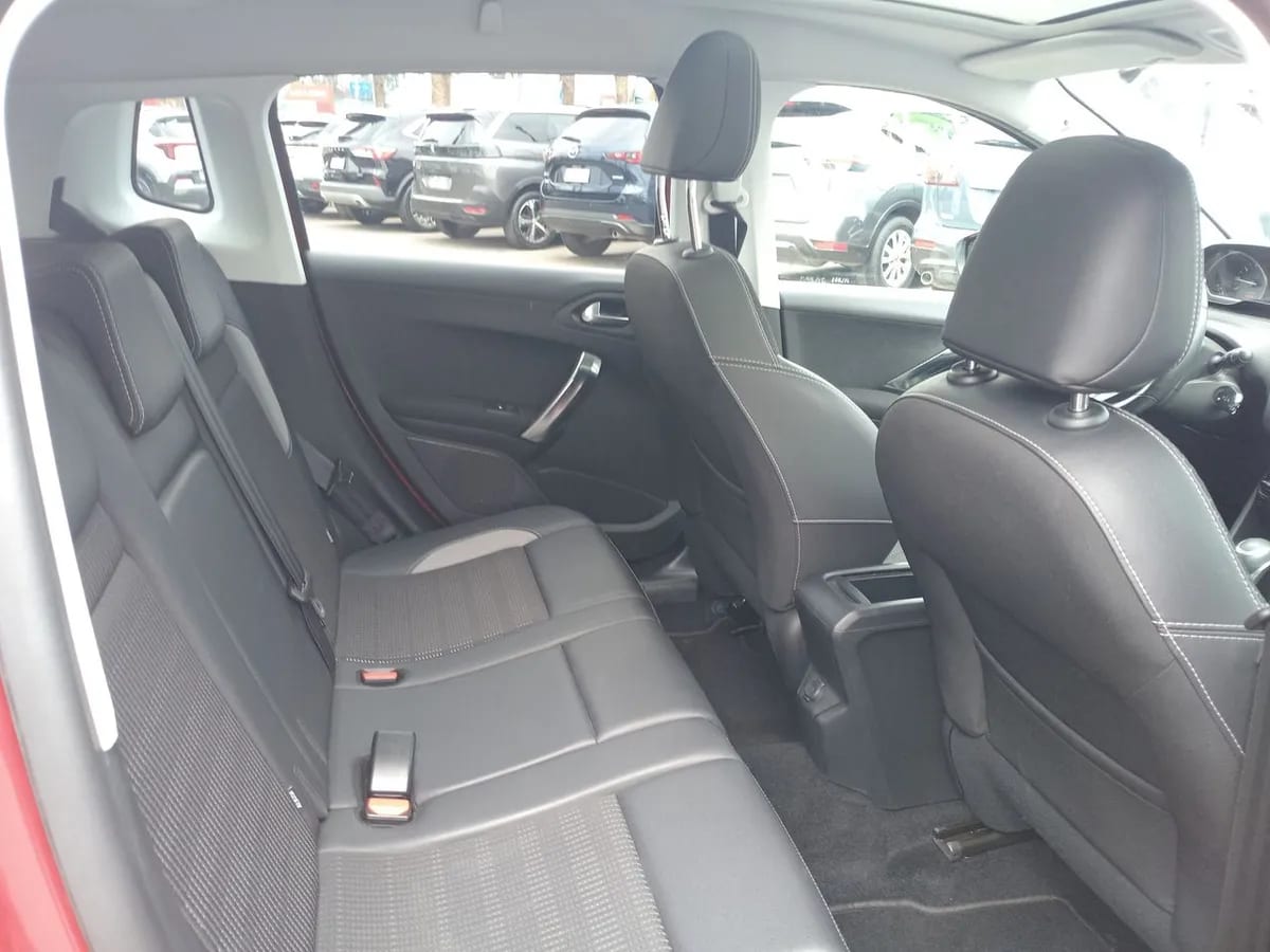 Peugeot 2008 1.2 Allure Pack Puretech 4x2 110hp Eat6 5p año 2018