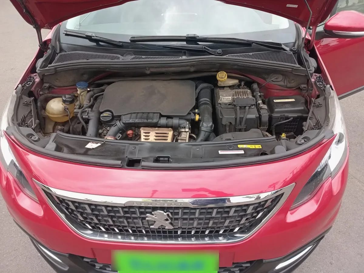 Peugeot 2008 1.2 Allure Pack Puretech 4x2 110hp Eat6 5p año 2018