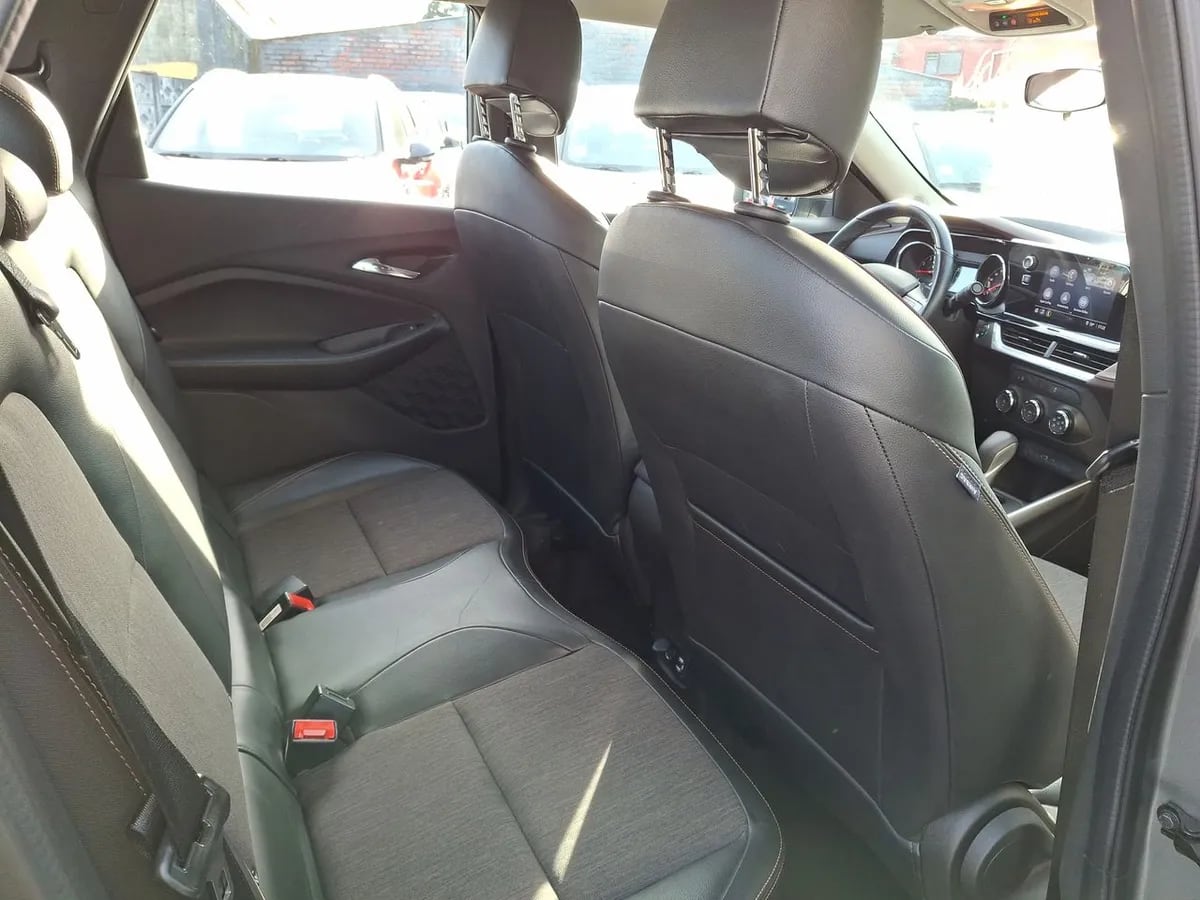 Chevrolet Montana 1.2t Ltz R 4x2 At 4p año 2024