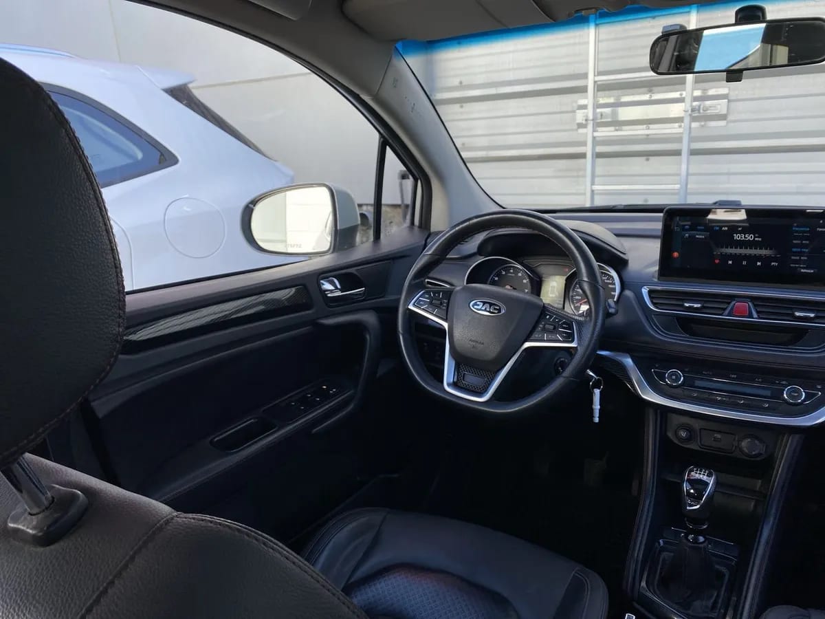 JAC Js3 1.6 Advance 4x2 Mt 5p año 2022