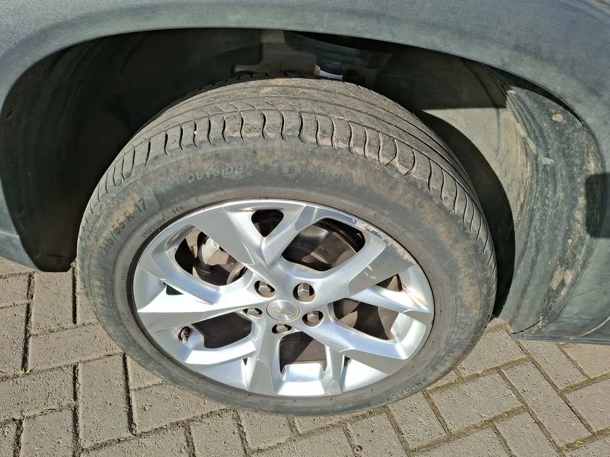 Chevrolet Montana 1.2t Ltz R 4x2 At 4p año 2024