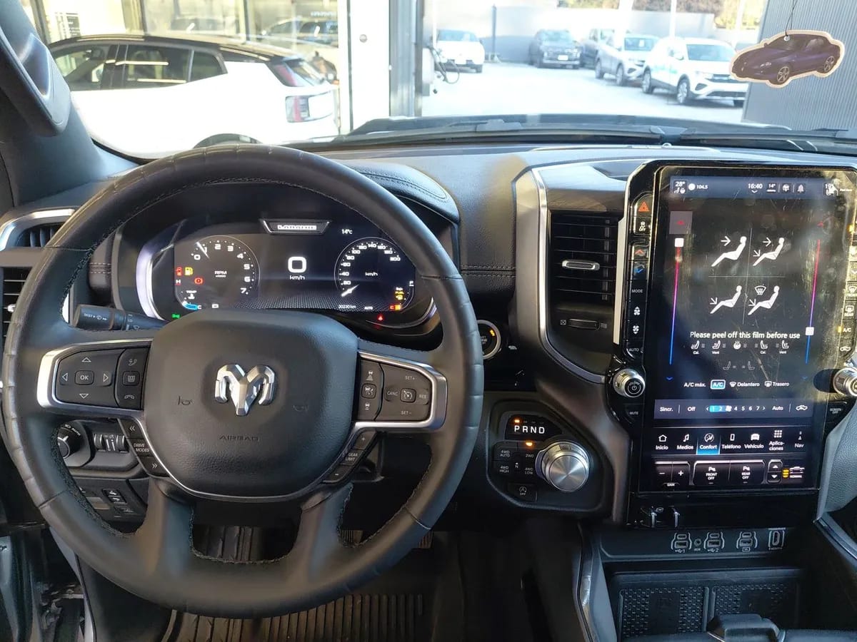 Ram 1500 3.0t Laramie 4x4 Crew Cab At 4p año 2025