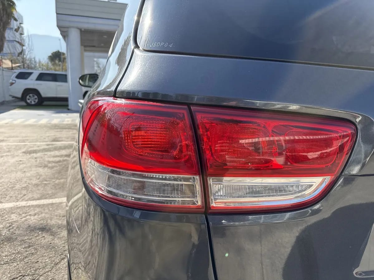 Kia Sorento 2.4 Ex 4x2 At 5p año 2017